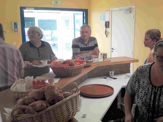 Dimanche 28 mai 2017, Petit-déjeuner communal