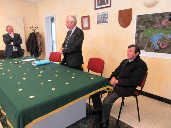 Mercredi 22 novembre 2017, Signature de cession des pistes et alvéoles à Haynecourt