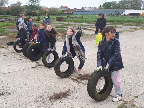 Jeudi 25 avril 2019, Dans le cadre du CLEA, nos élèves du R.P.I rencontrent Stéphane Billot à Haynecourt
